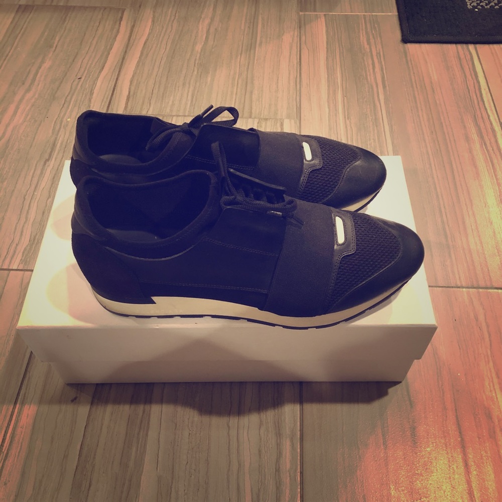 Men’s Balenciaga Runners Black w/ white size 9.5